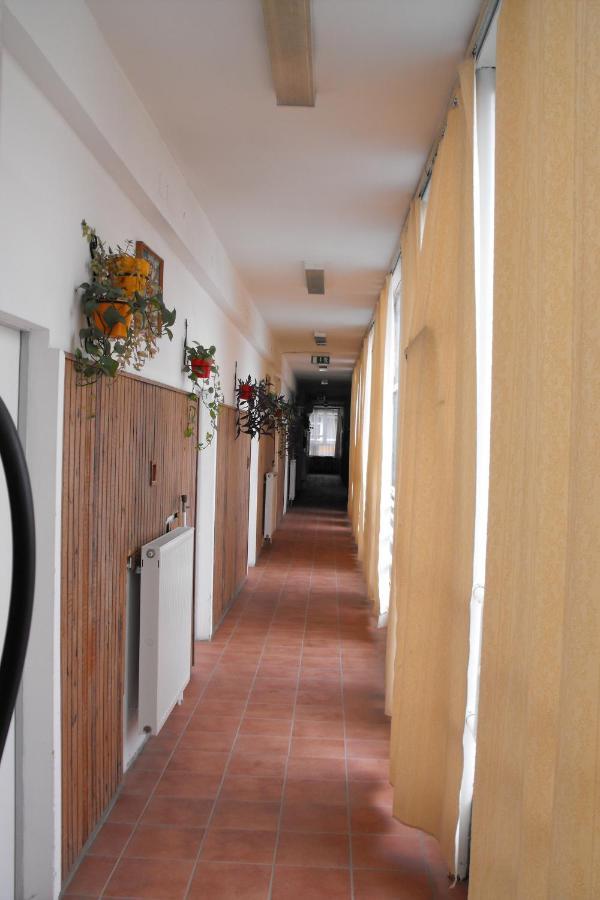 Pannonia Hostel Boedapest Buitenkant foto